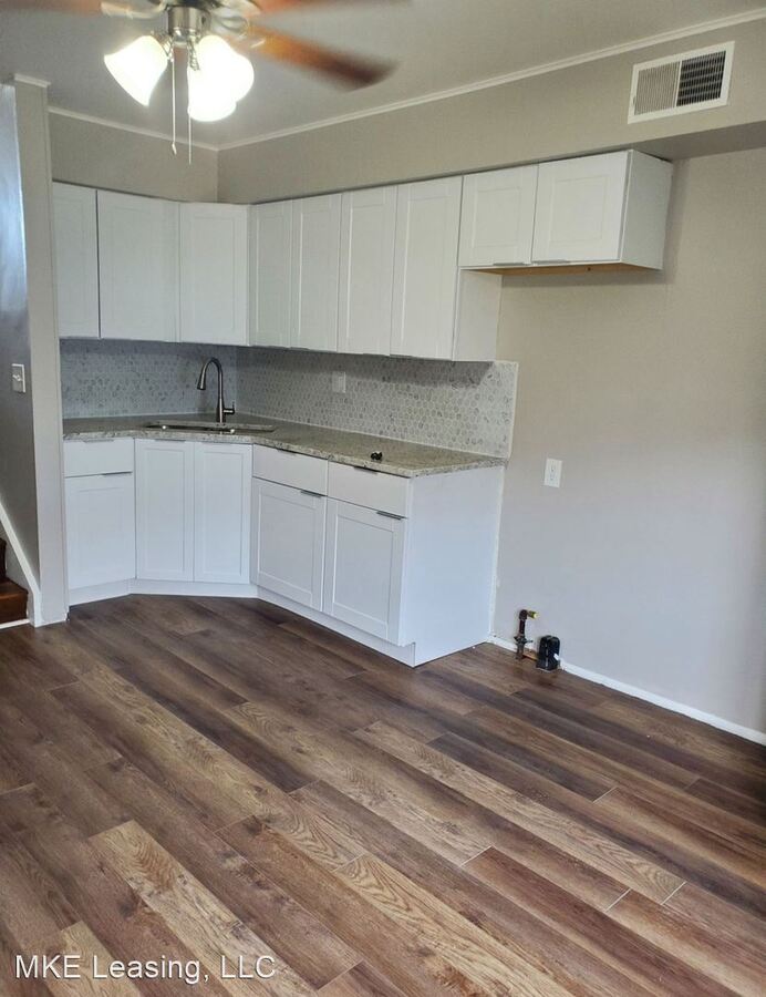 8883 N Swan Rd Unit B Milwaukee, WI House for Rent Rentable