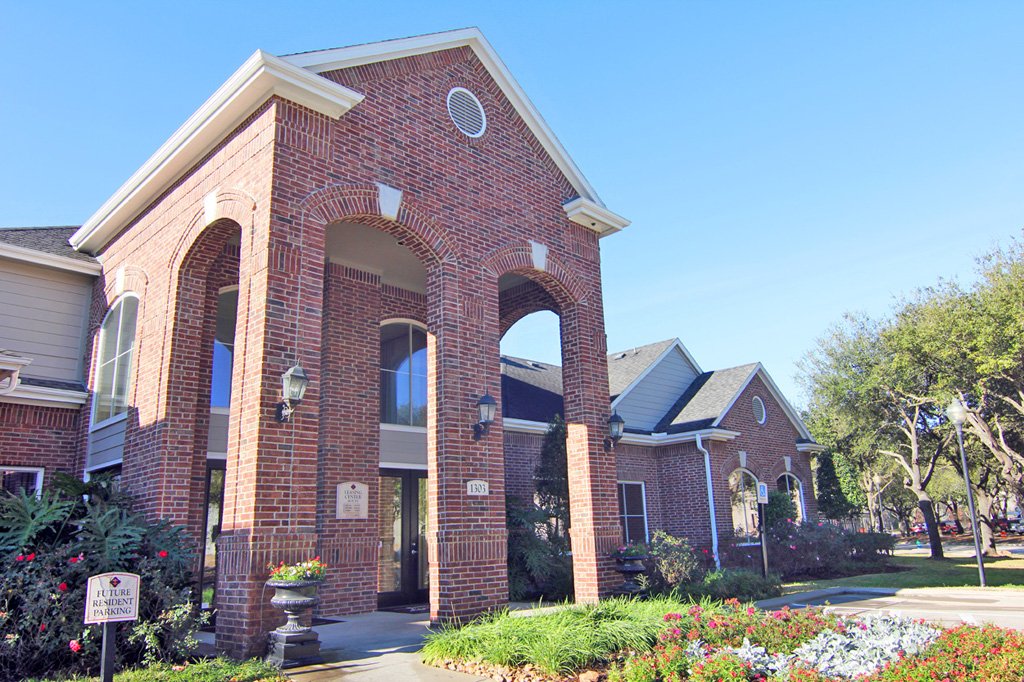 Bristol Apartments 1303 Greens Pky Houston, TX Rentable