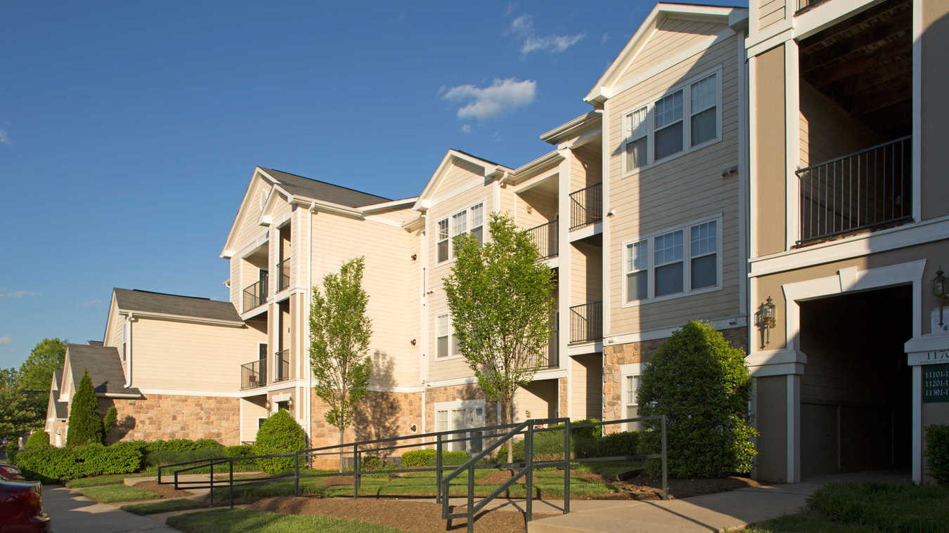 The Reserve at Fairfax Corner Apartments Fairfax, VA