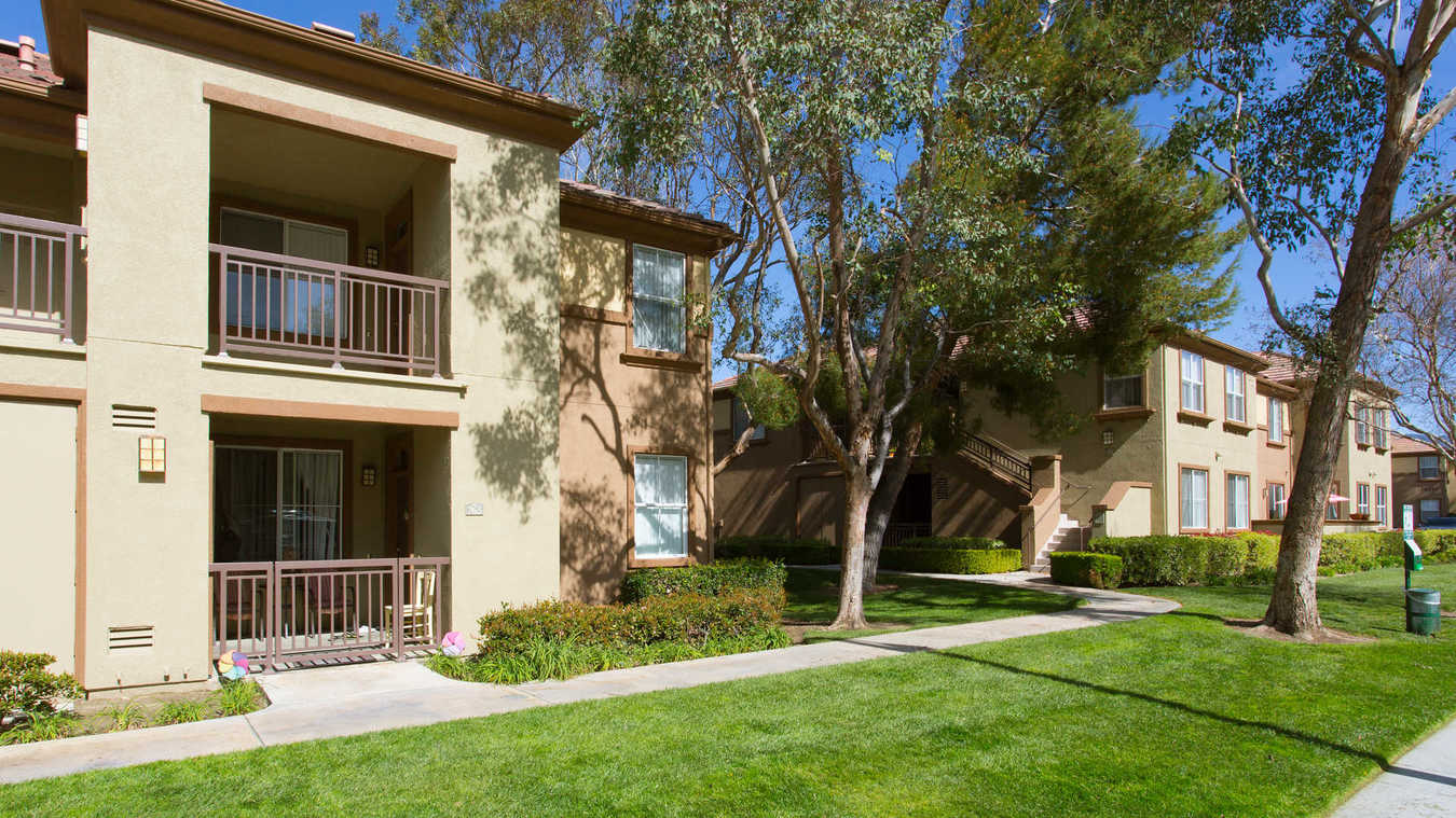 The Oaks Apartments Santa Clarita, CA Rentable