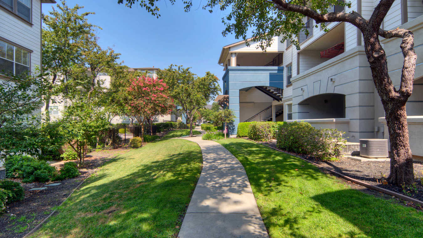 Park Hacienda Apartments 5650 Owens Dr Pleasanton, CA