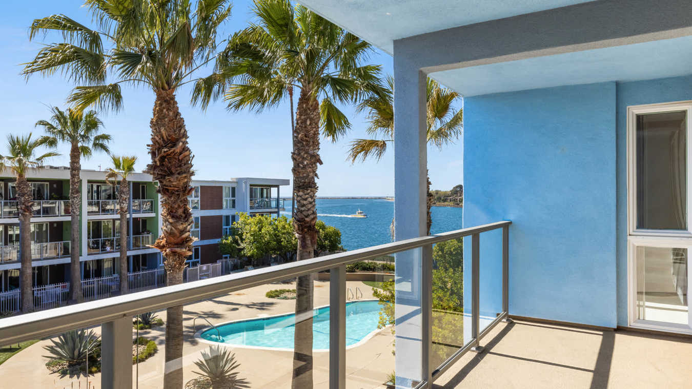 Breakwater at Marina del Rey Apartments Marina Del Rey, CA