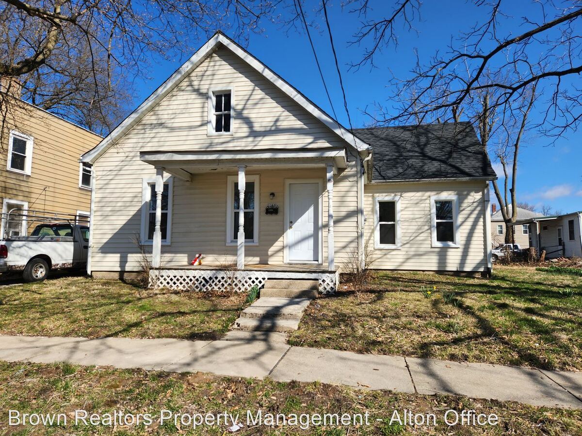 2308 Crawford St Alton, IL House for Rent Rentable