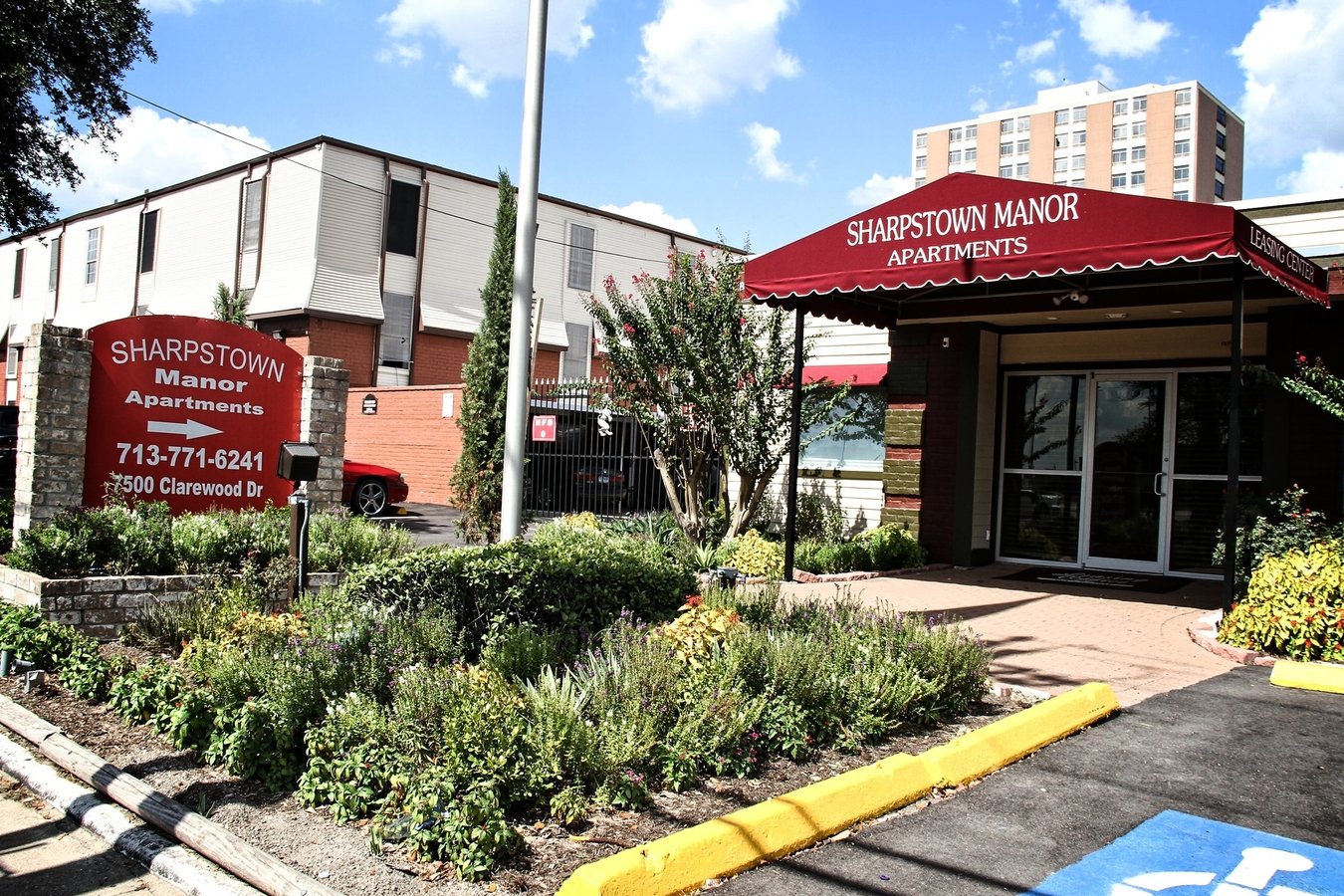 Sharpstown Manor Apartments 7500 Clarewood Houston, TX