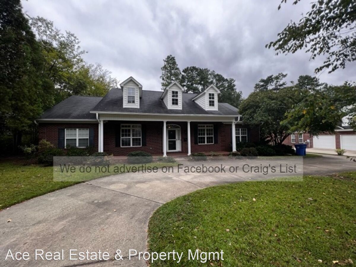106 N Churchill Dr Fayetteville, NC House for Rent Rentable