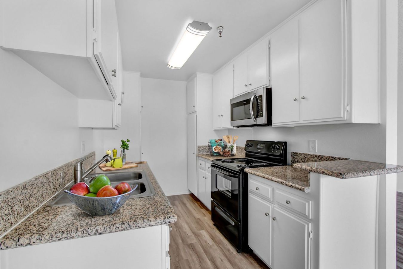 Encino Majestic Apartments Encino, CA Rentable