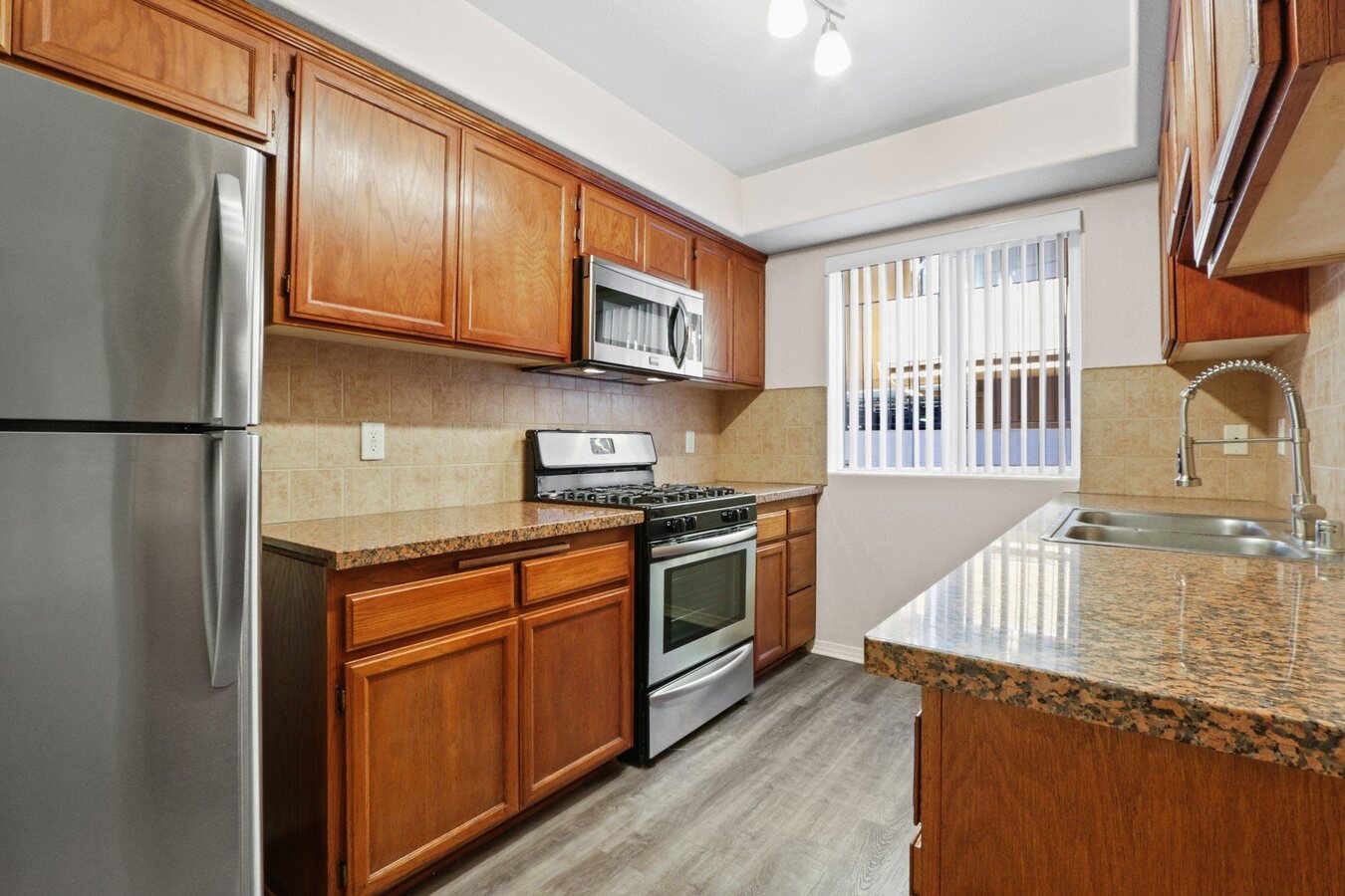 Wilcox Luxury Apartments 813 Wilcox Ave Los Angeles, CA