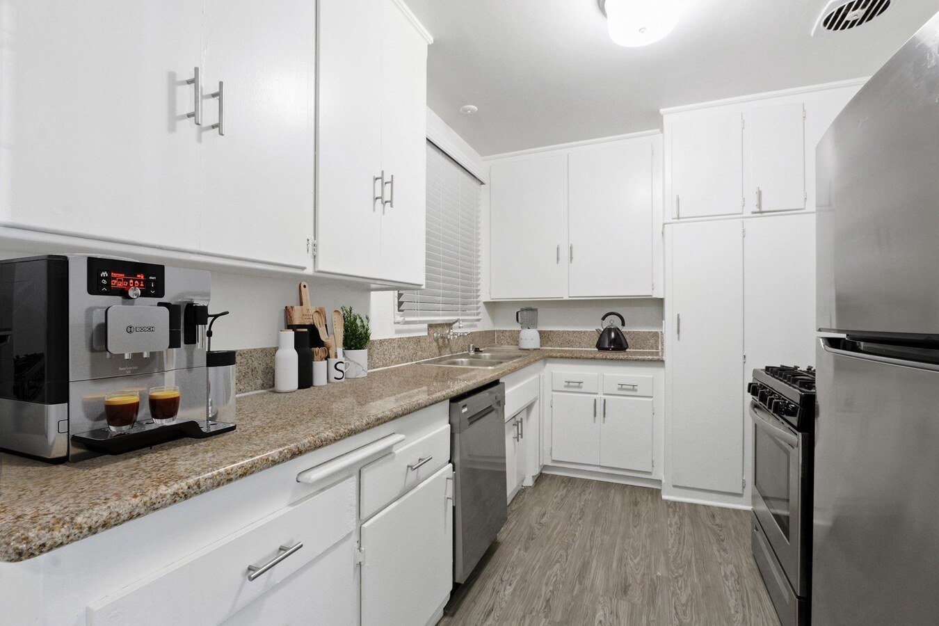 Doheny Drive Apartments Beverly Hills, CA Rentable