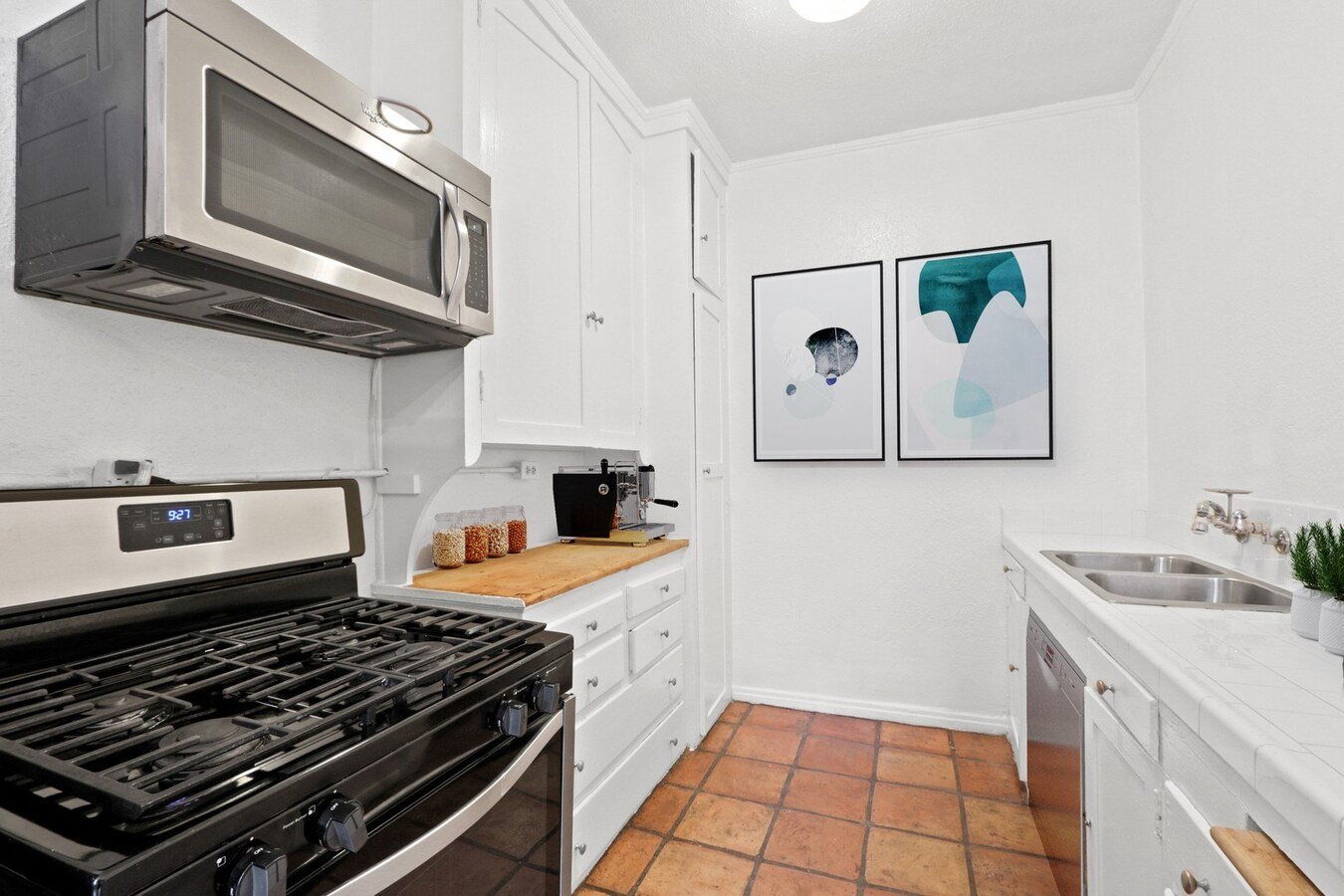 1843 North Cherokee Apartments Los Angeles, CA Rentable