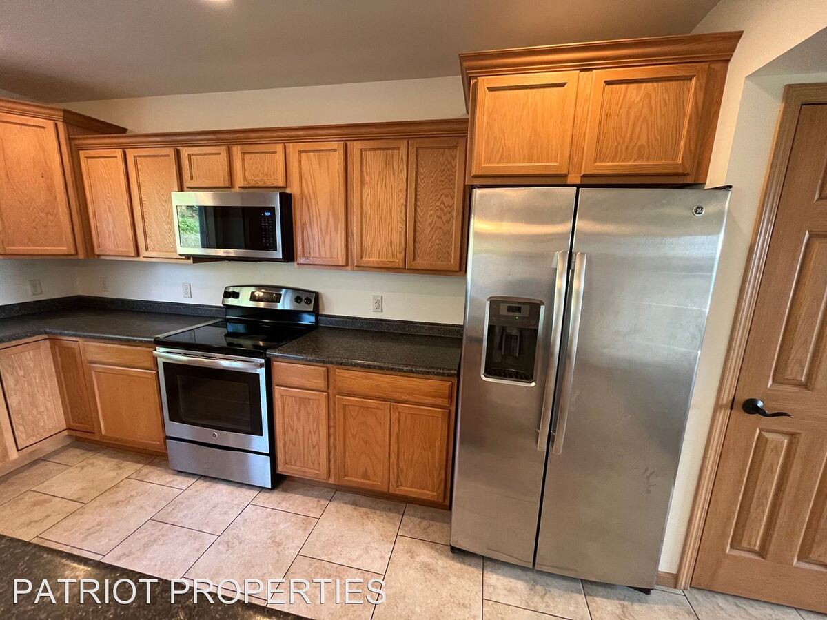 574 Alyssa St Tomah, WI House for Rent Rentable