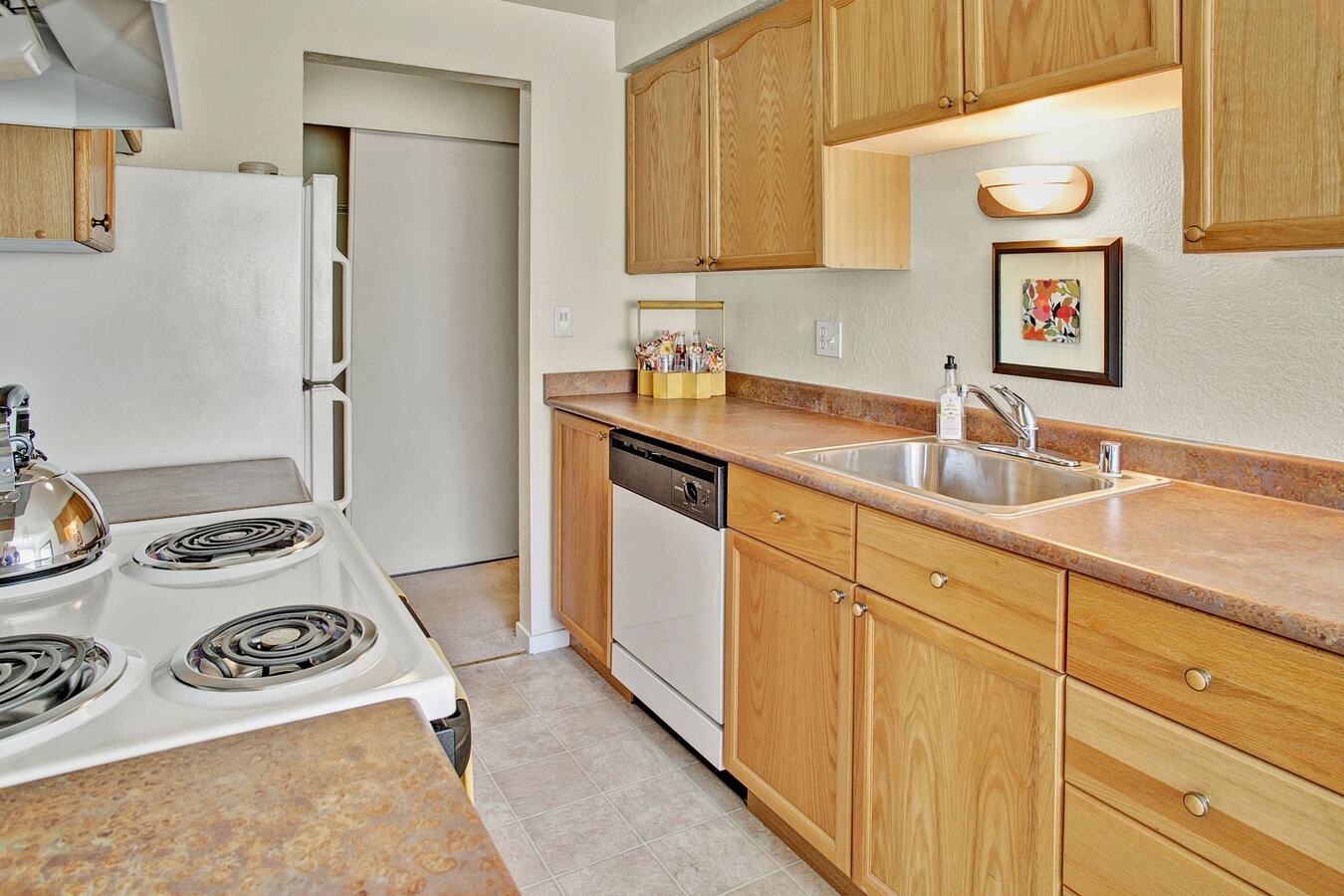 Andorra Apartments Mountlake Terrace, WA Rentable