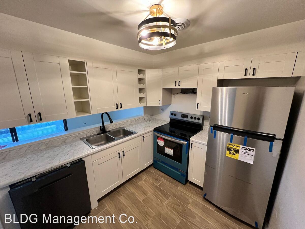 210 Court of Shorewood Vernon Hills, IL Apartment for Rent