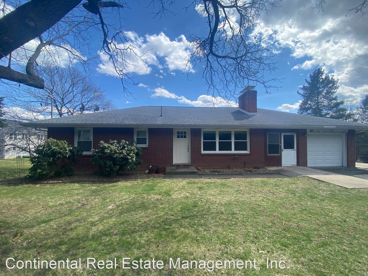 1900 Circleville Rd State College, PA House for Rent