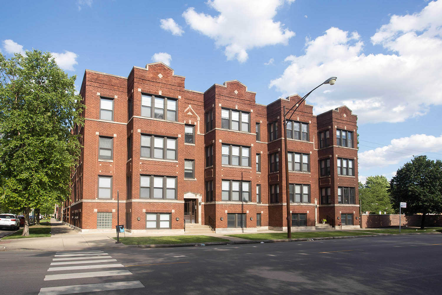 54015409 S. Cottage Grove Avenue, Chicago (see pics & AVAIL)