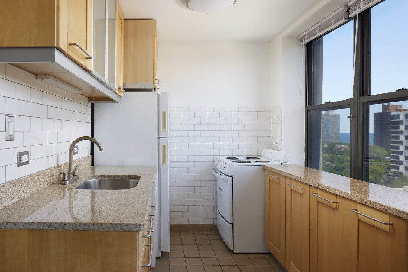 The Blackwood Apartments 5200 South Blackstone Chicago, IL