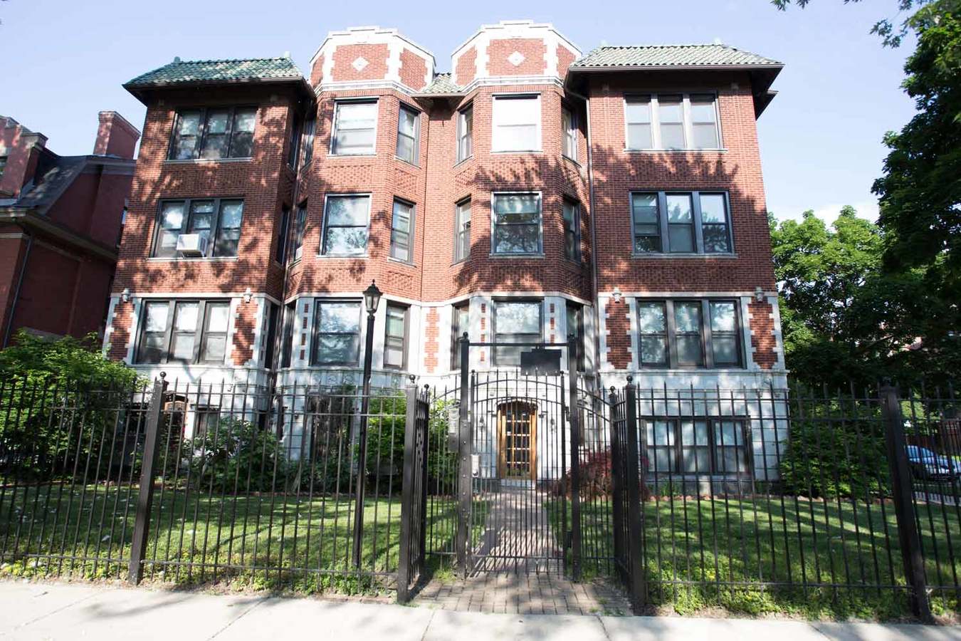 5053 S Ellis Avenue Apartments Chicago, IL