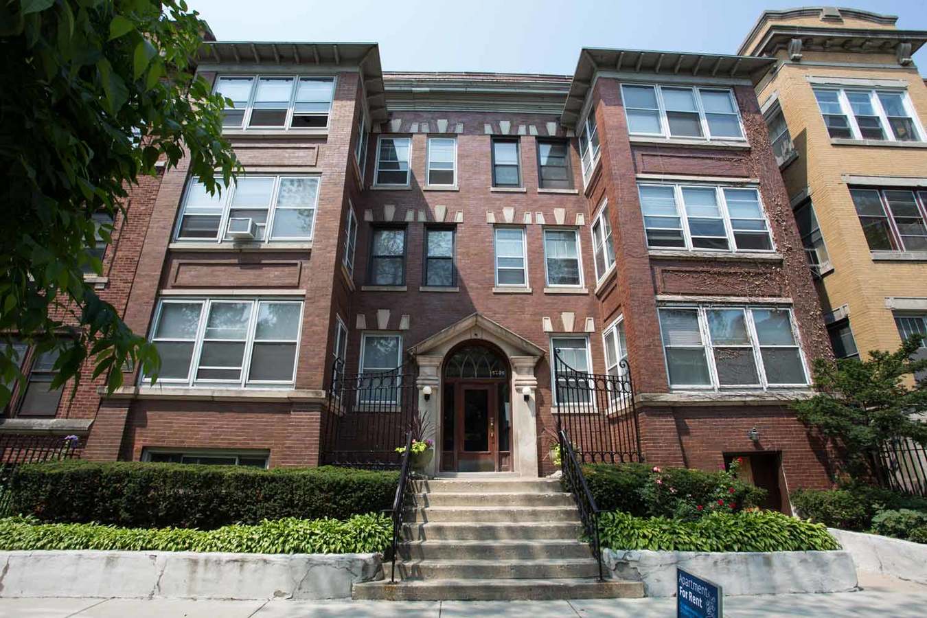 53365338 S Hyde Park Boulevard Apartments Chicago, IL