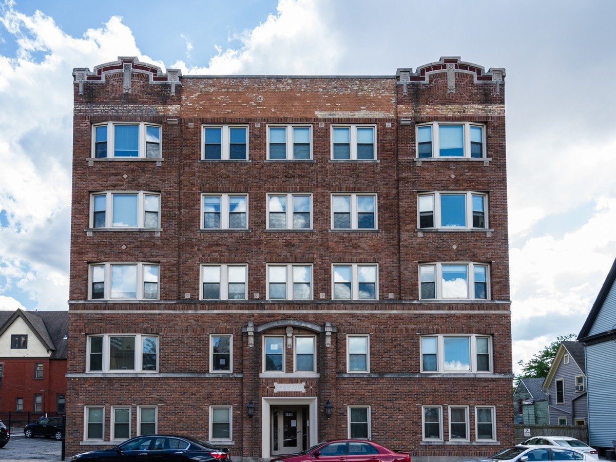 Albion Apartments 1419 E Albion St Milwaukee, WI Rentable