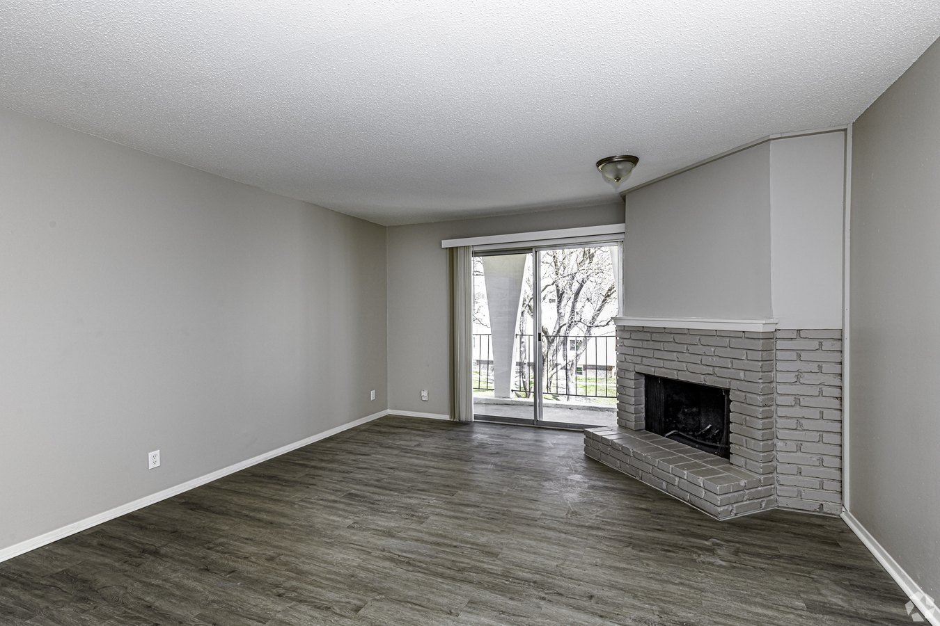 Windsong Apartments 114 W 103Rd St Kansas City, MO