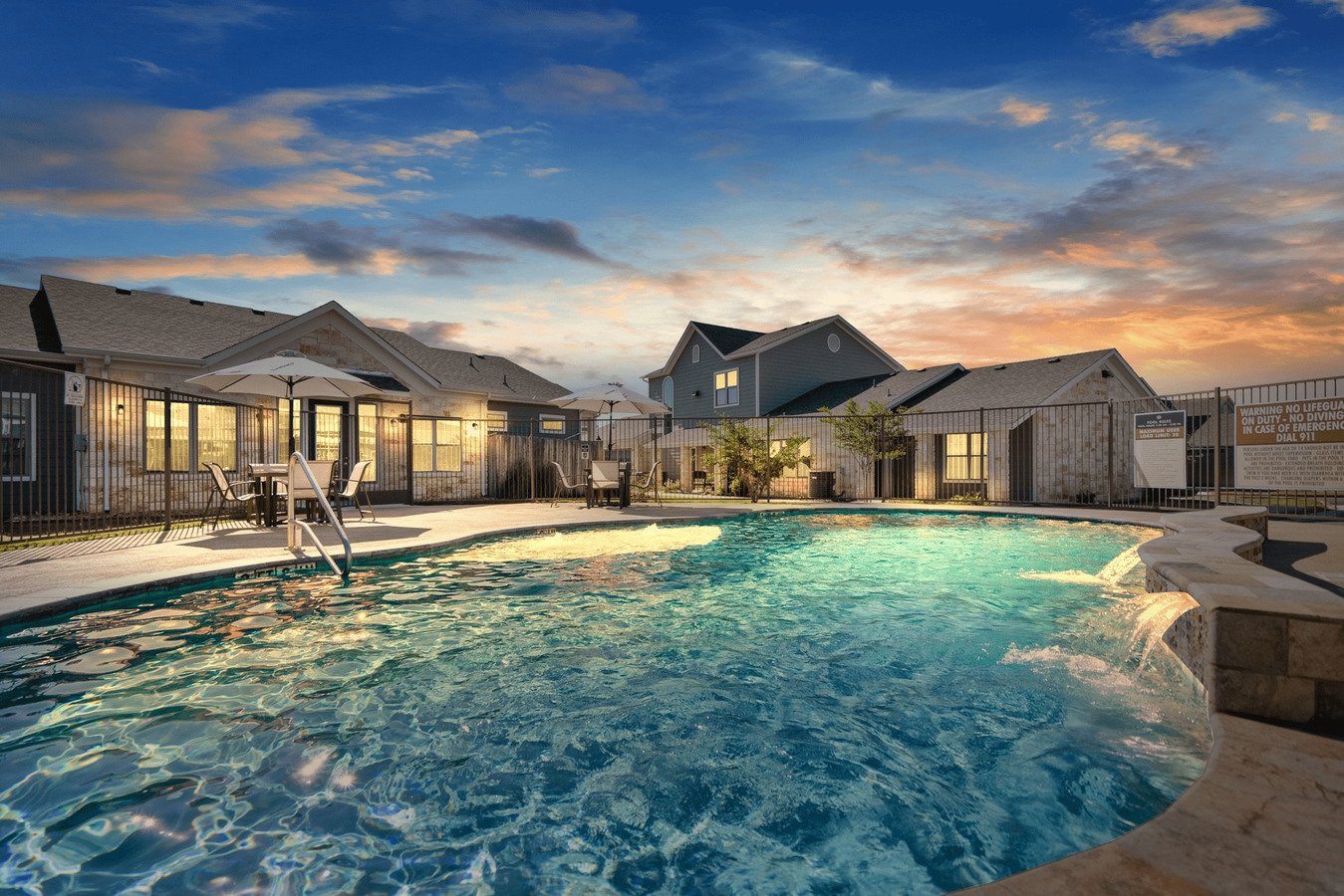 Rolling Hills Townhomes Apartments Fredericksburg, TX