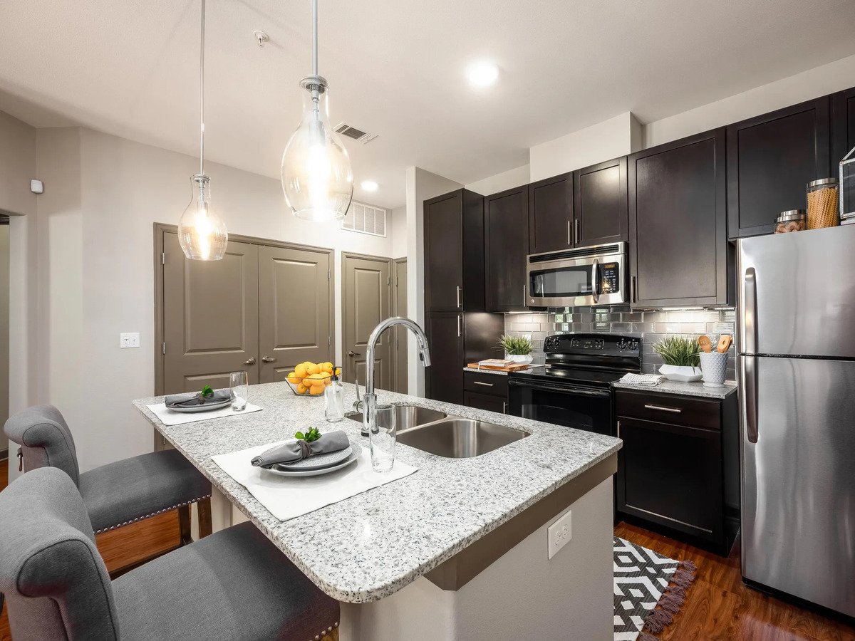 Layers Galleria Apartments Farmers Branch, TX Rentable
