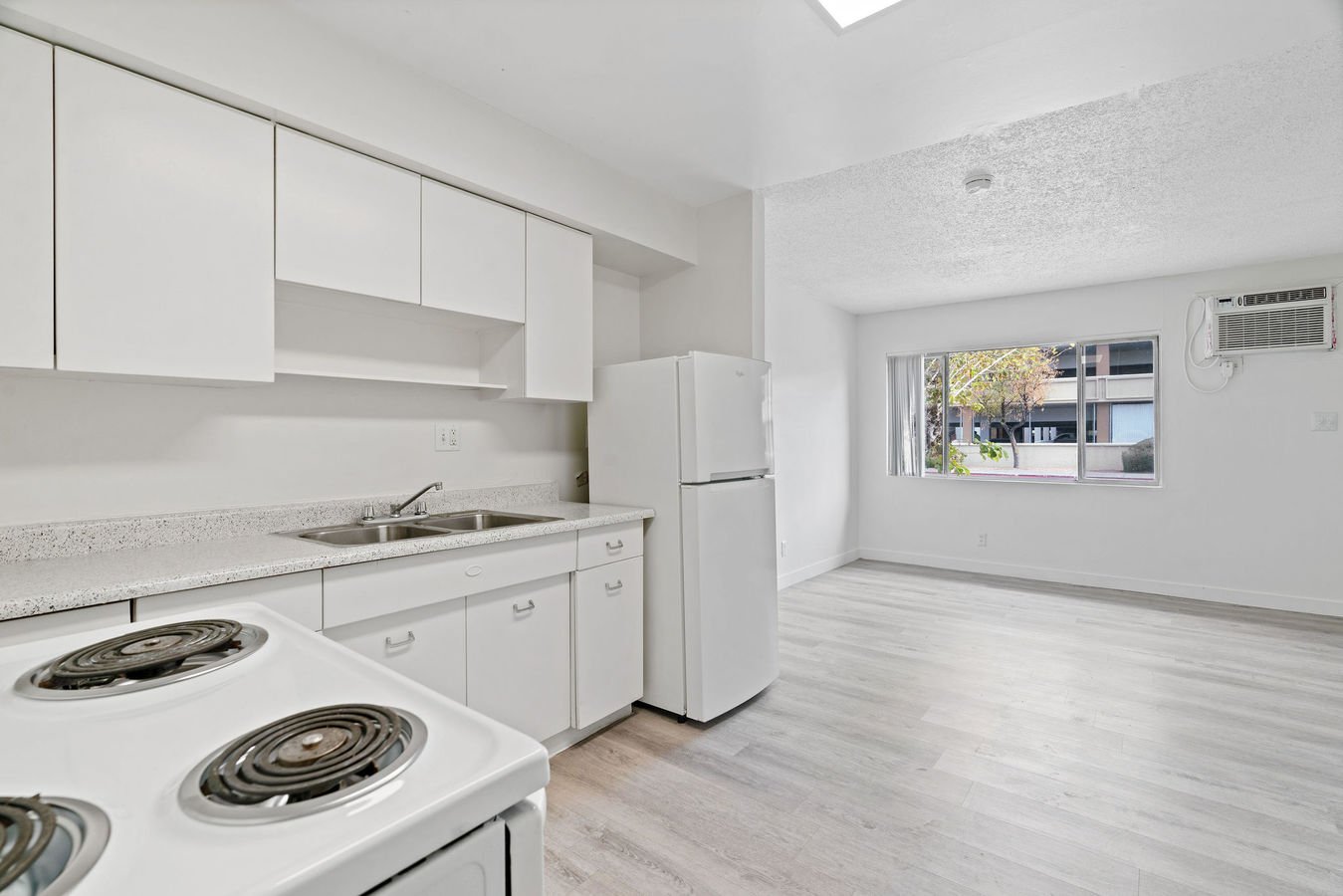 Kingsway Apartments 2700 Kings Way Las Vegas, NV Rentable