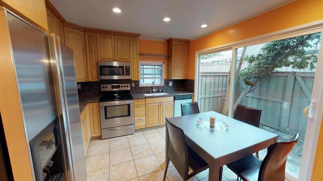 Private Room in Beautiful La Jolla Home with... Apartments La Jolla, CA