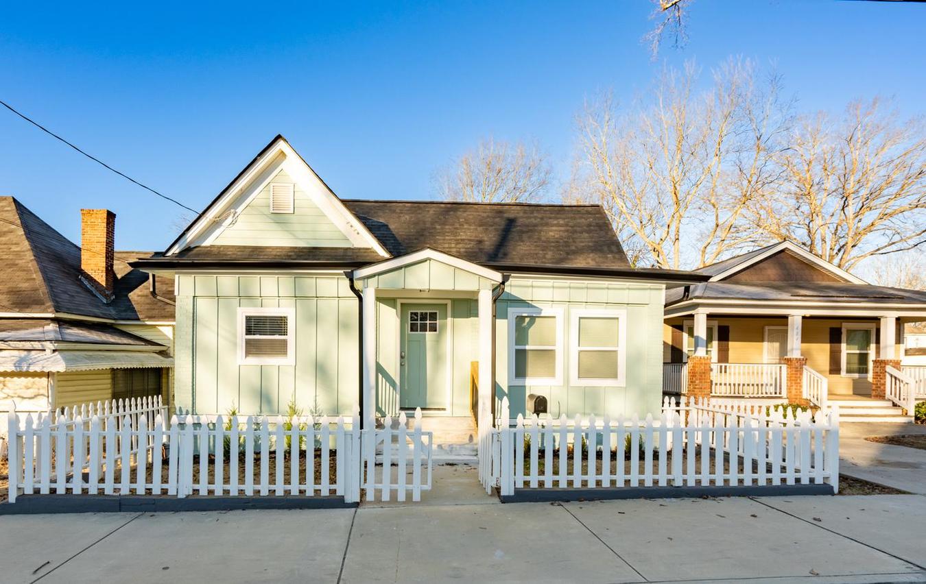 Sleek fully renovated Bankhead home near Blue &... Apartments Atlanta, GA