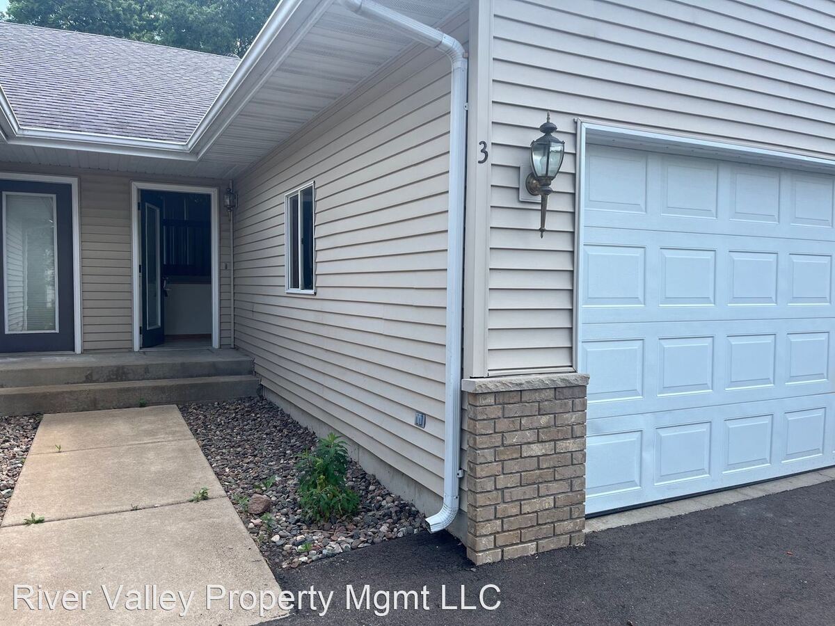 2622 Harvey Dr Menomonie, WI Apartment for Rent Rentable