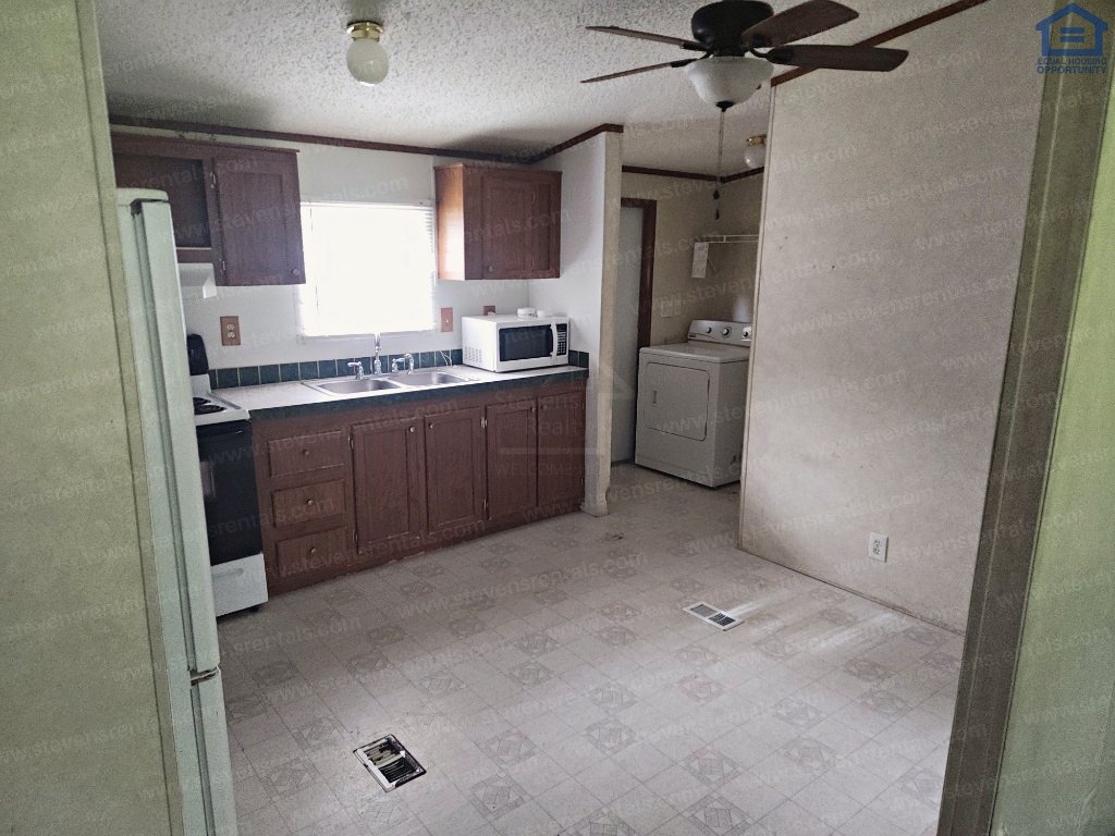 13291 Old Kentucky Rd Walling, TN House for Rent Rentable