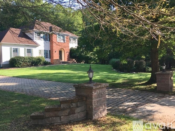 1124 Van Arsdale Dr Branchburg, NJ Apartment for Rent