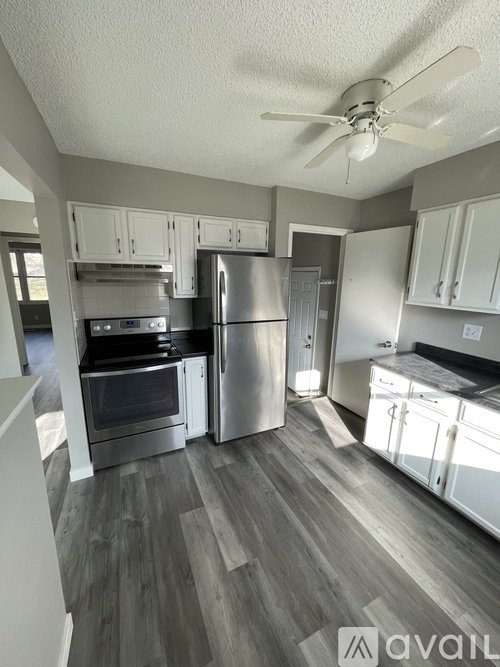 903 Emma Ave Des Moines, IA Apartment for Rent