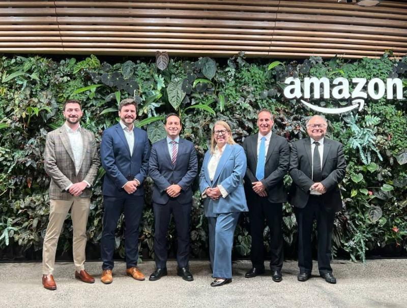 Mauricio Vila y Amazon fortalecen la presencia de esa empresa en