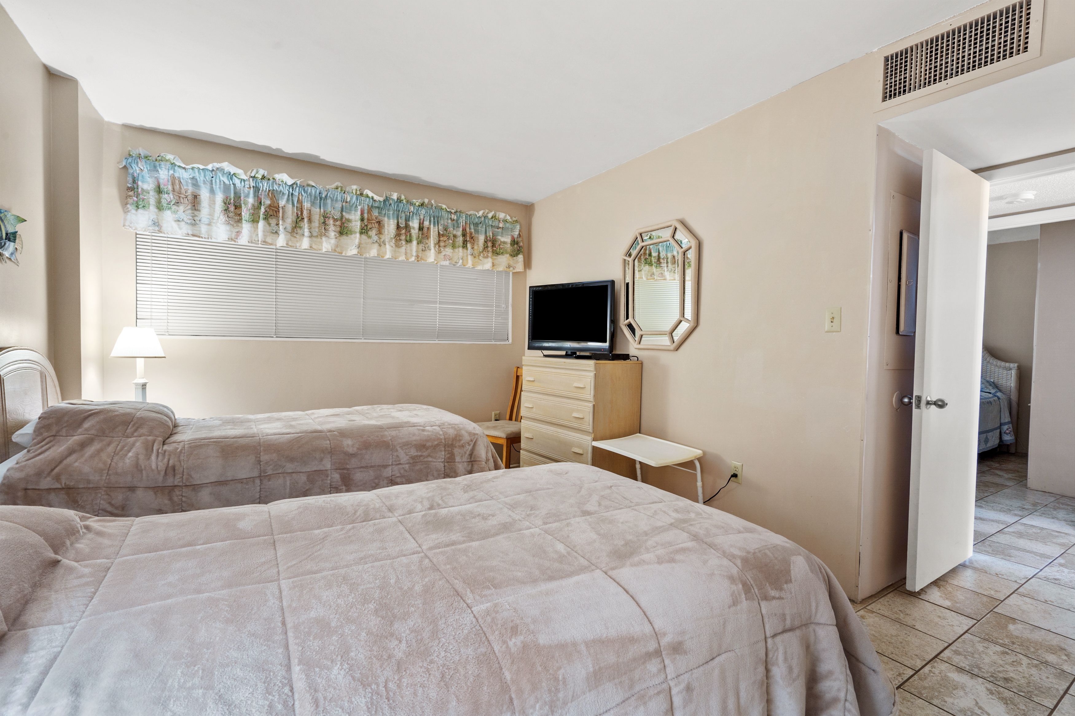 Shoreham Towers 7B McMillan Vacations