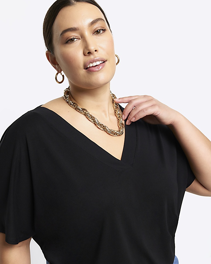 Plus black V neck tshirt River Island