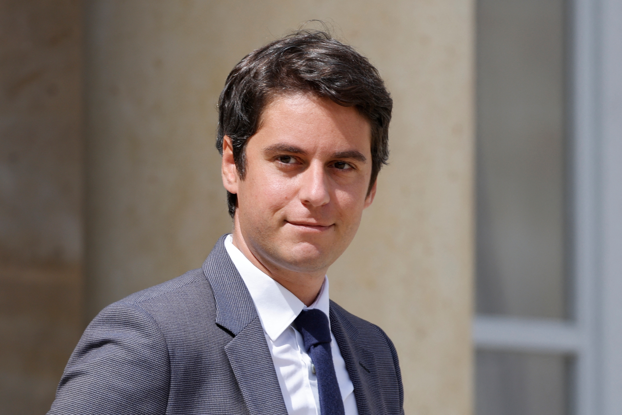 Agent du fisc tué Gabriel Attal va lui remettre la légion d'honneur à
