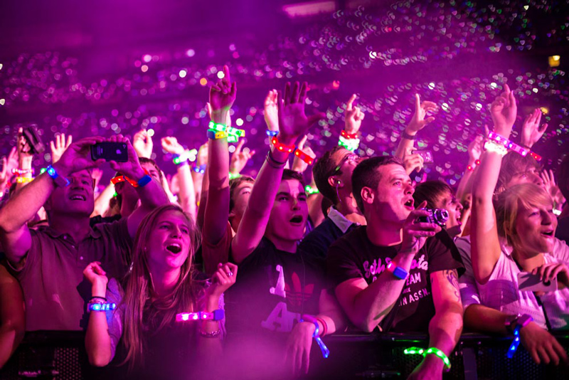 These LightUp Wristbands Make Coldplay Concerts Look Incredible, But