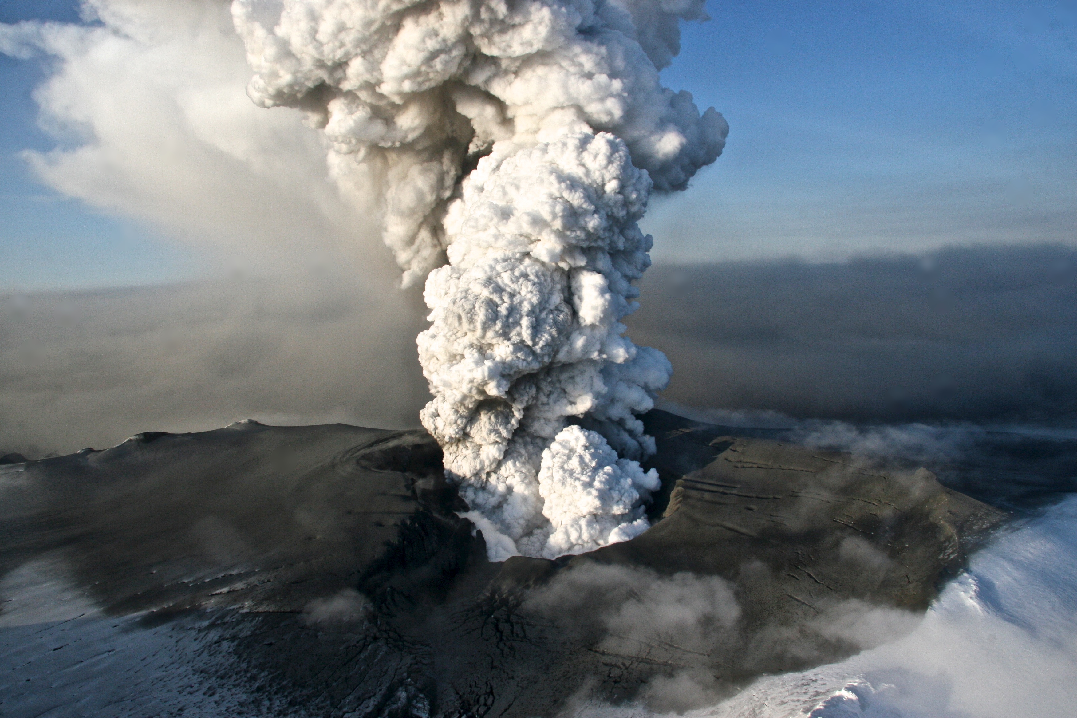 [PHOTOS] 11 Hottest Volcano Hikes In The World That Would Be The
