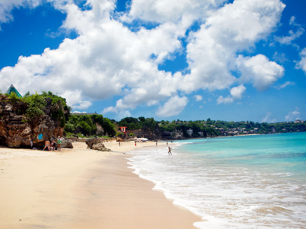 8 Affordable Beach Destinations For A Relaxing Getaway