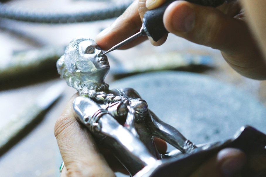 These Star Wars Figurines Are The Most Epic Pewter Trophies From Royal