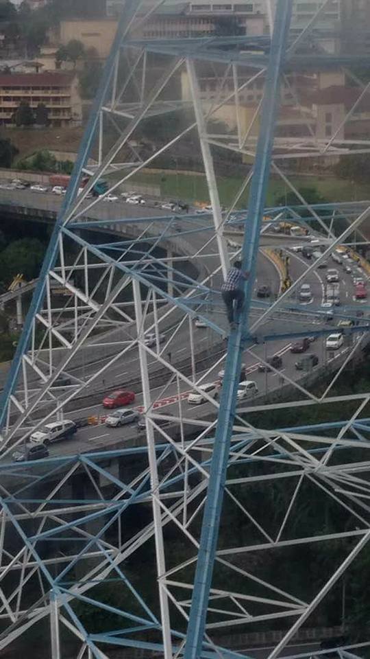 Man Climbs Up Electrical Tower In Bangsar To Take Selfie For His 26th