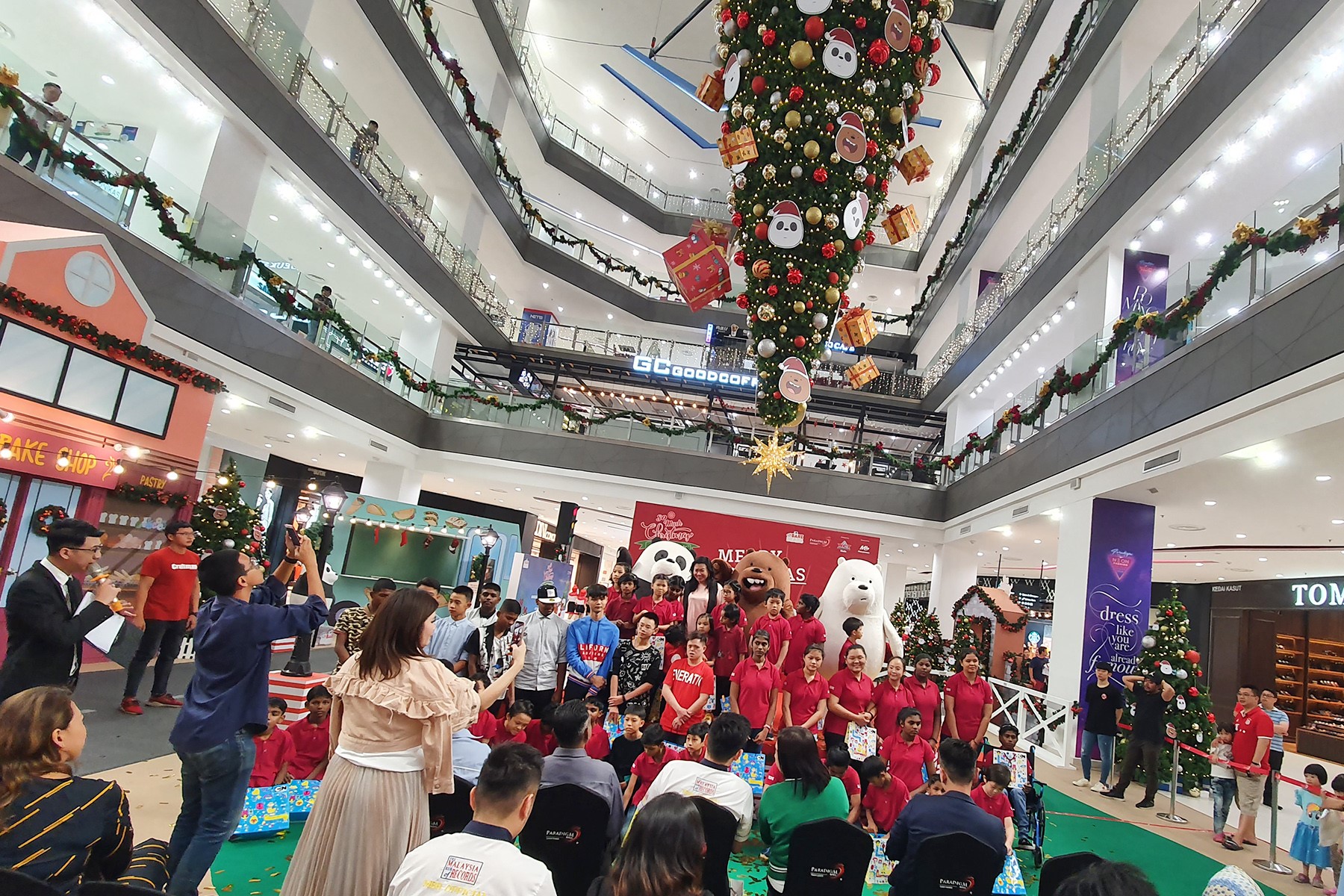[PHOTOS] 18 Malls In Malaysia That Decked Their Halls For Christmas 2019