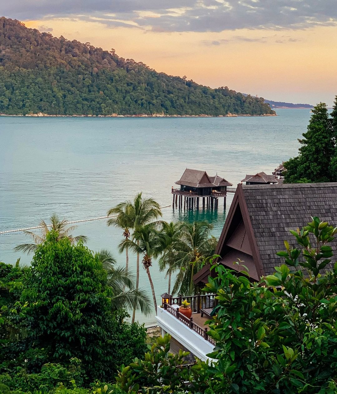 10 Romantic Overwater Villas & Beachfront Chalets In Malaysia With