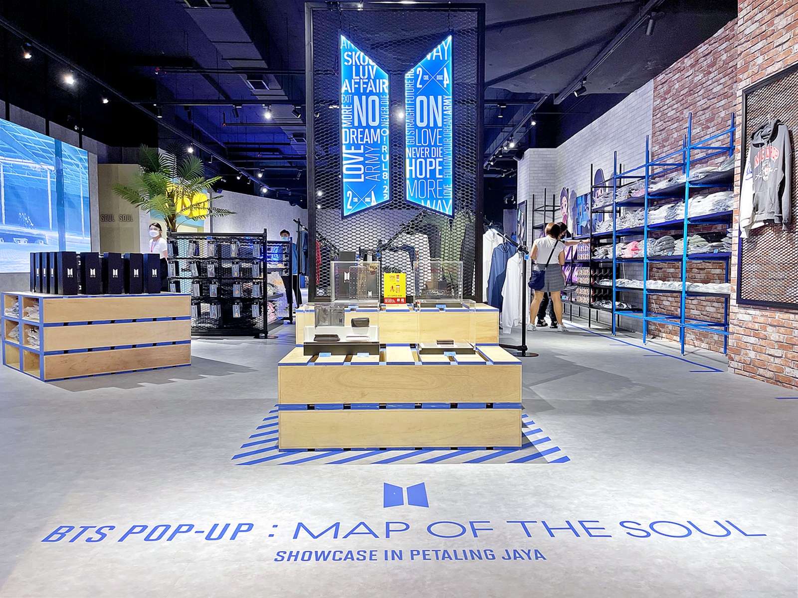 [PHOTOS] Check Out How The NewlyOpened BTS PopUp Store In 1 Utama Looks
