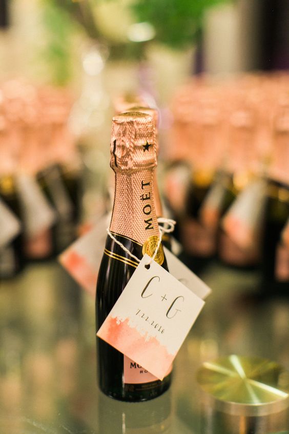 13 Useful Wedding Favours That Your Guests Will Actually Love