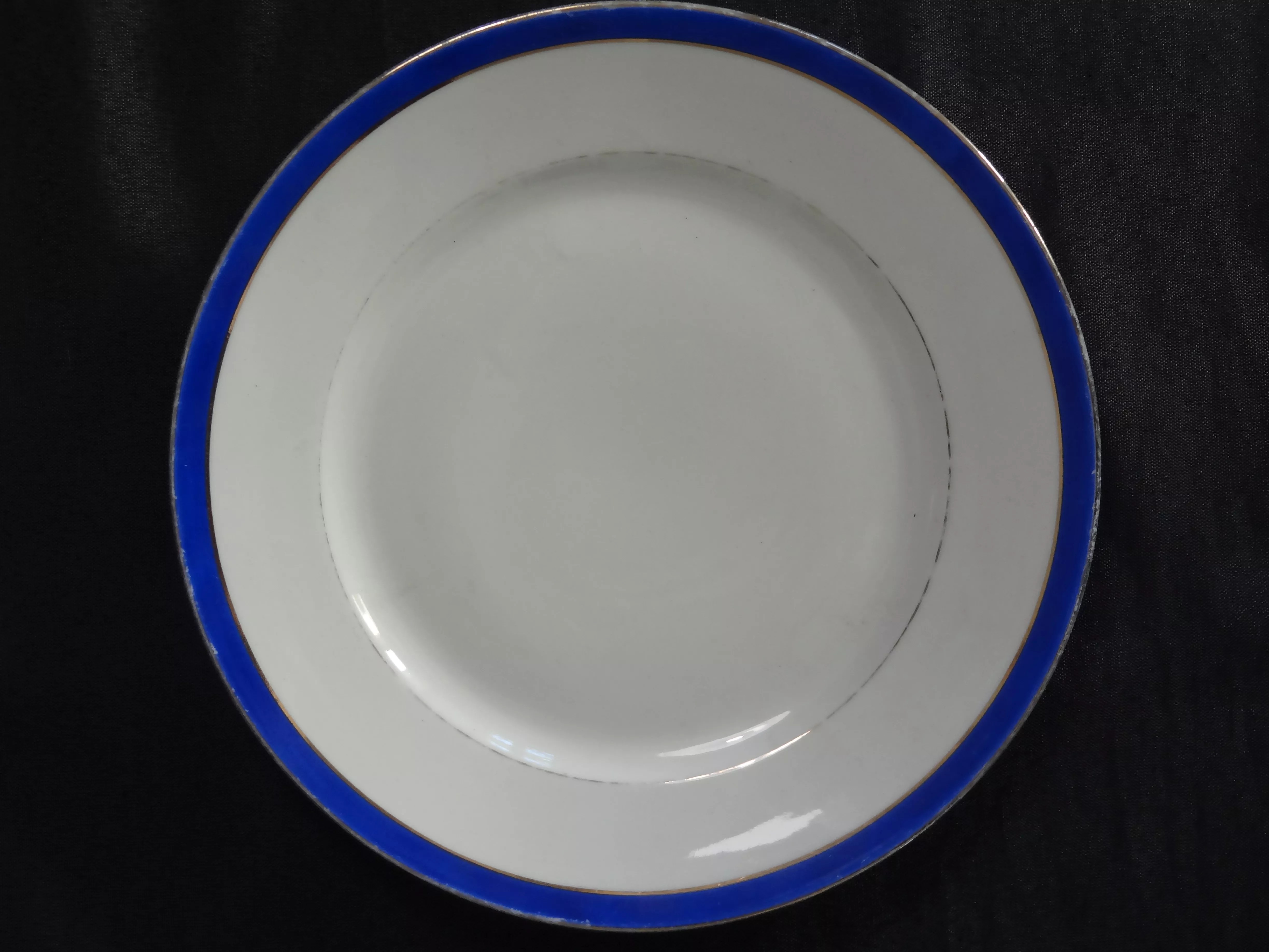 11 assiettes à dessert en porcelaine de Limoges, Bleu de Four, ø 23,5
