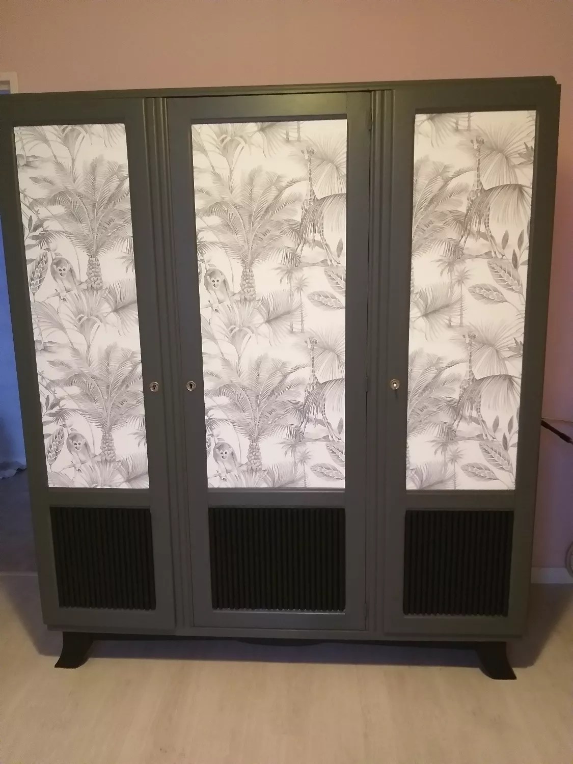 Armoire vintage renovée style jungle Selency