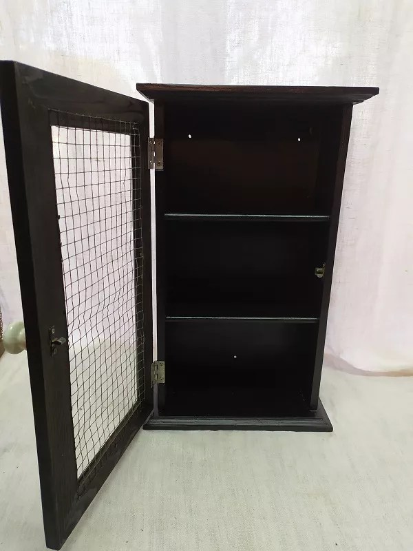 Armoire bois porte grillagée pour objets collection ou garde mangé