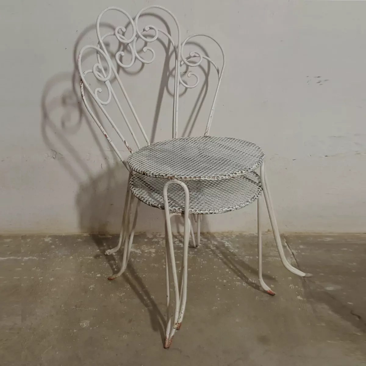 Vintage & curated second hand outdoor furniture & decoration Selency