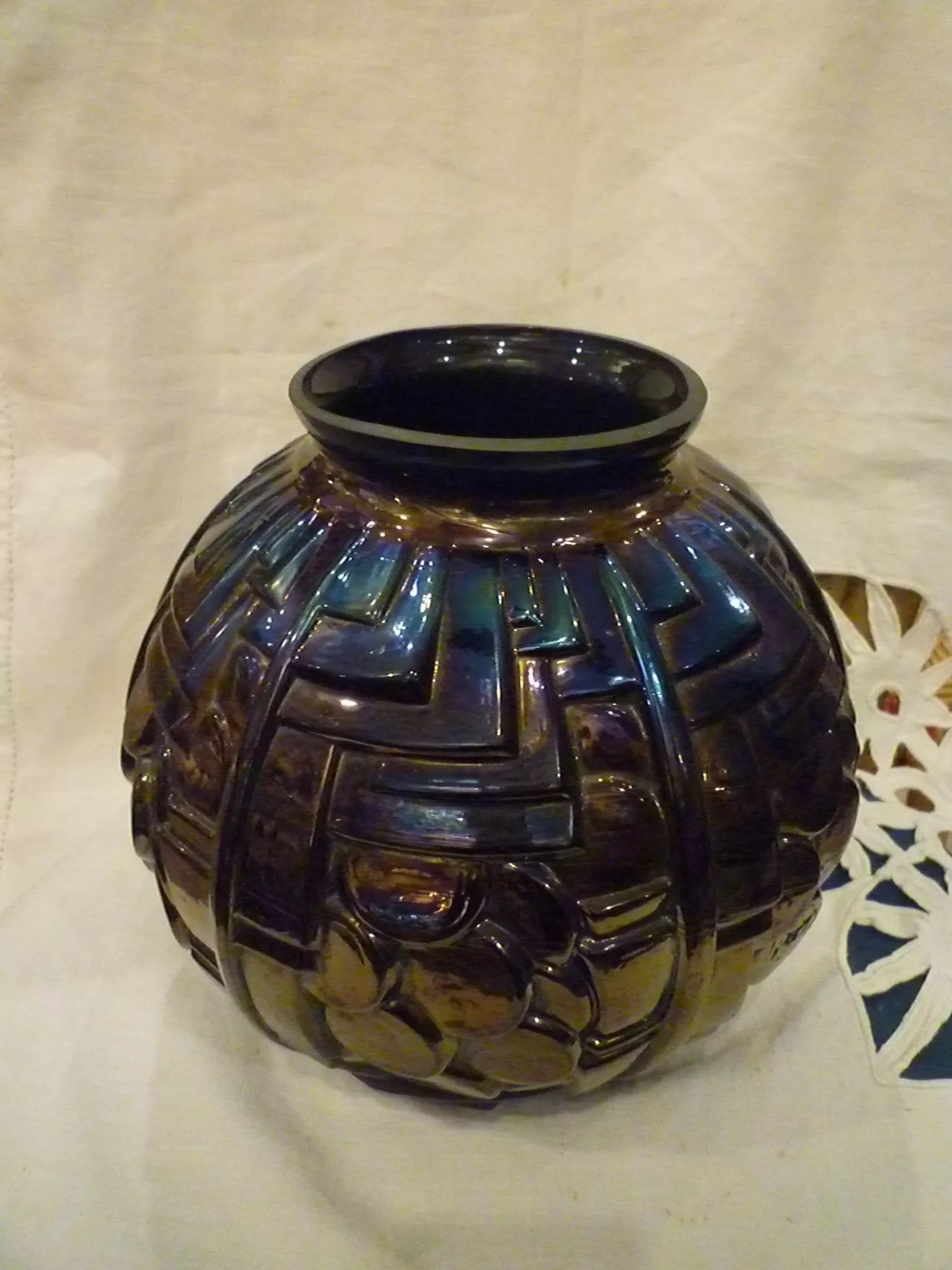 Vase boule irisé Art Déco Selency